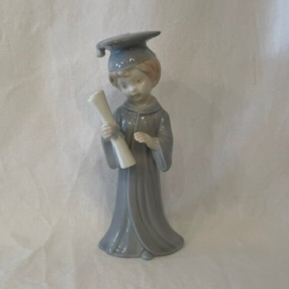 Vintage Porcelain Graduation Figure from The Valencia Collection By Roman - Picture 1 of 3